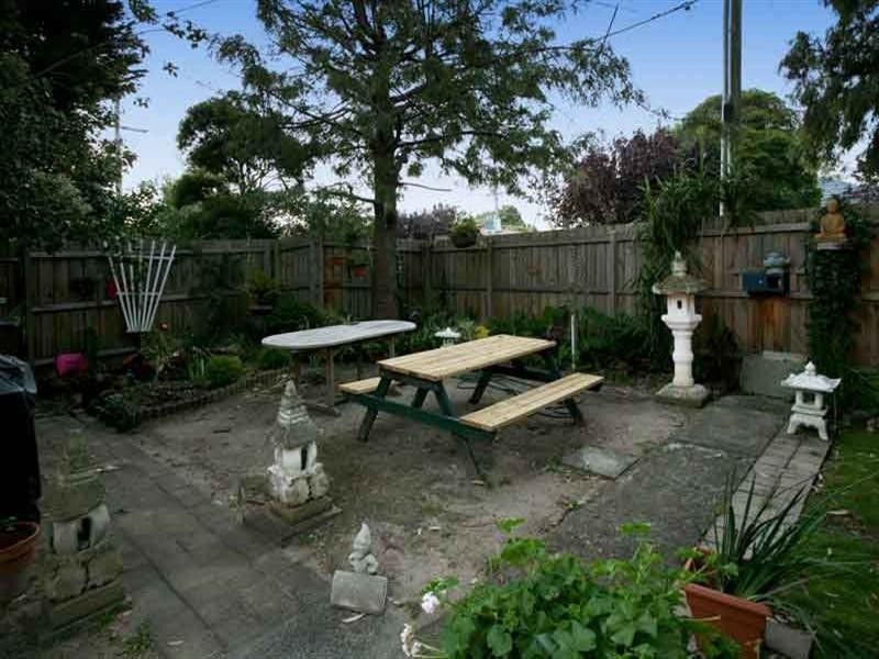 2 Heath Street, Glen Waverley VIC 3150