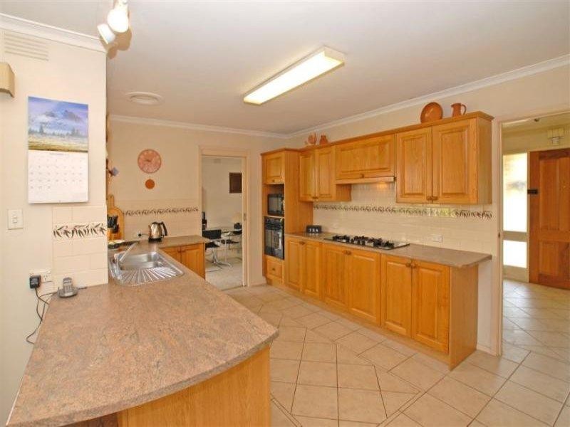 2 Wandoo Court, Wheelers Hill VIC 3150