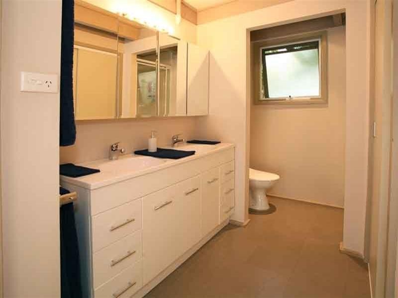 2 Bushland Court, Wheelers Hill VIC 3150