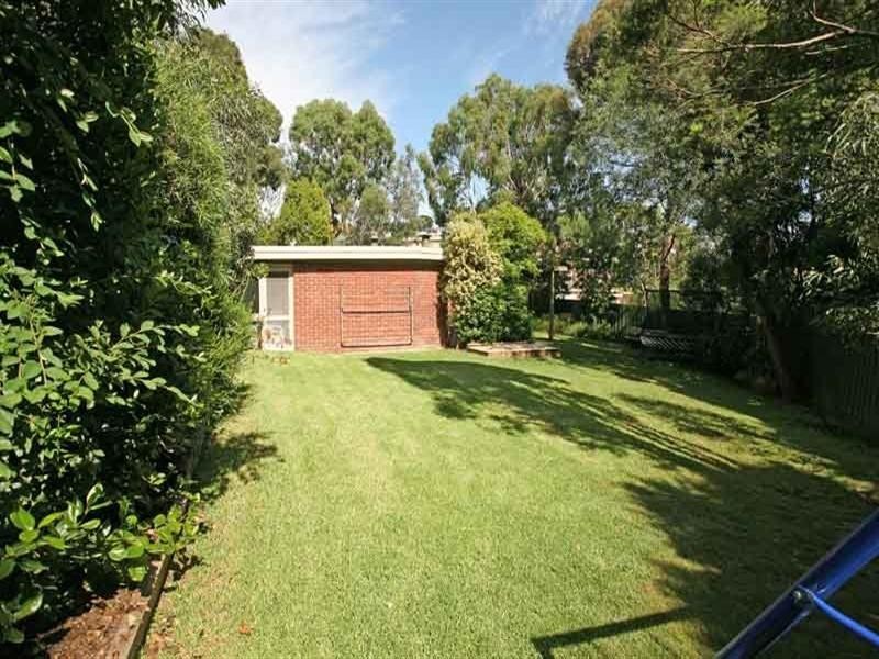 2 Bushland Court, Wheelers Hill VIC 3150