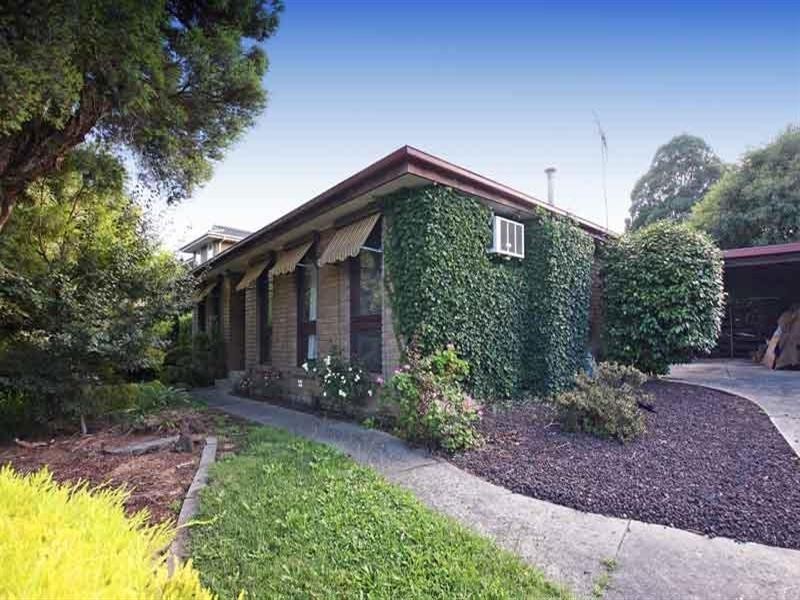 13 Lennox Avenue, Glen Waverley VIC 3150