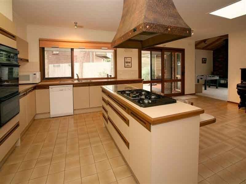 14 Donald Road, Wheelers Hill VIC 3150