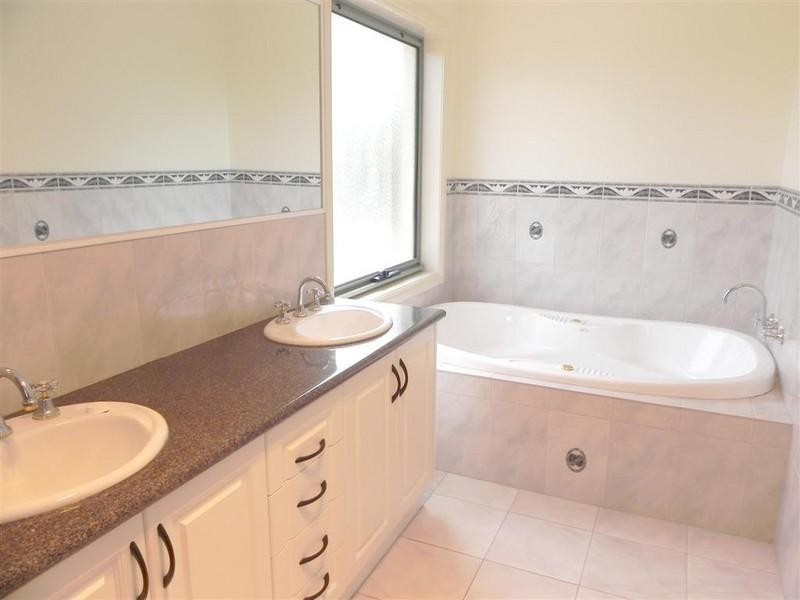 3/5-7 Cole Close, Burwood East VIC 3151