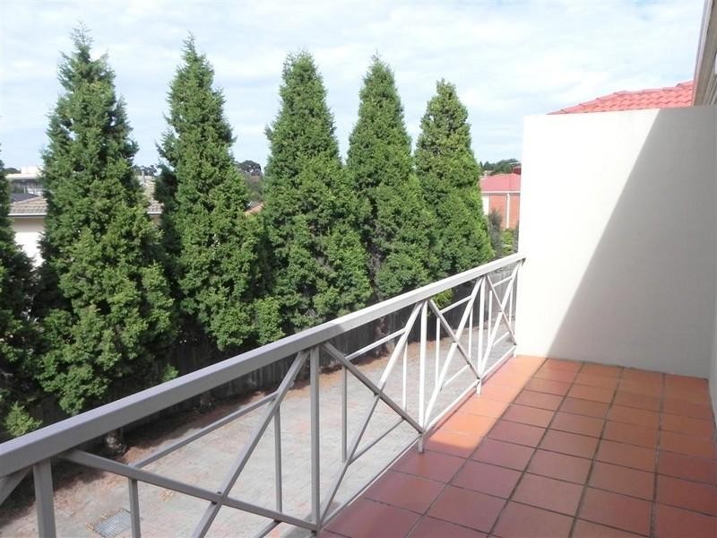 3/5-7 Cole Close, Burwood East VIC 3151