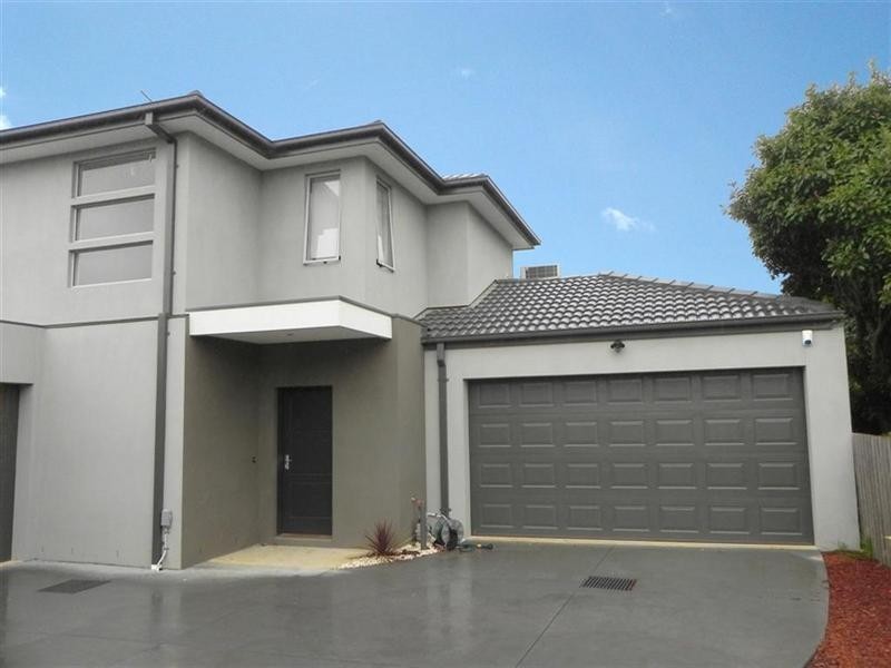 9b Fernhurst Drive, Glen Waverley VIC 3150