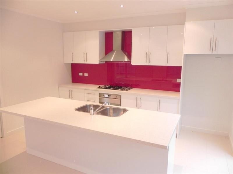 9b Fernhurst Drive, Glen Waverley VIC 3150