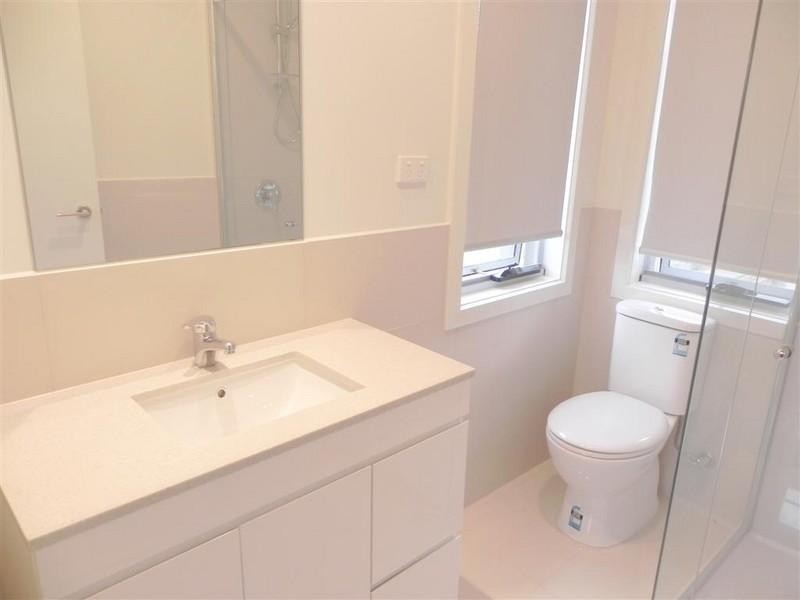 9b Fernhurst Drive, Glen Waverley VIC 3150