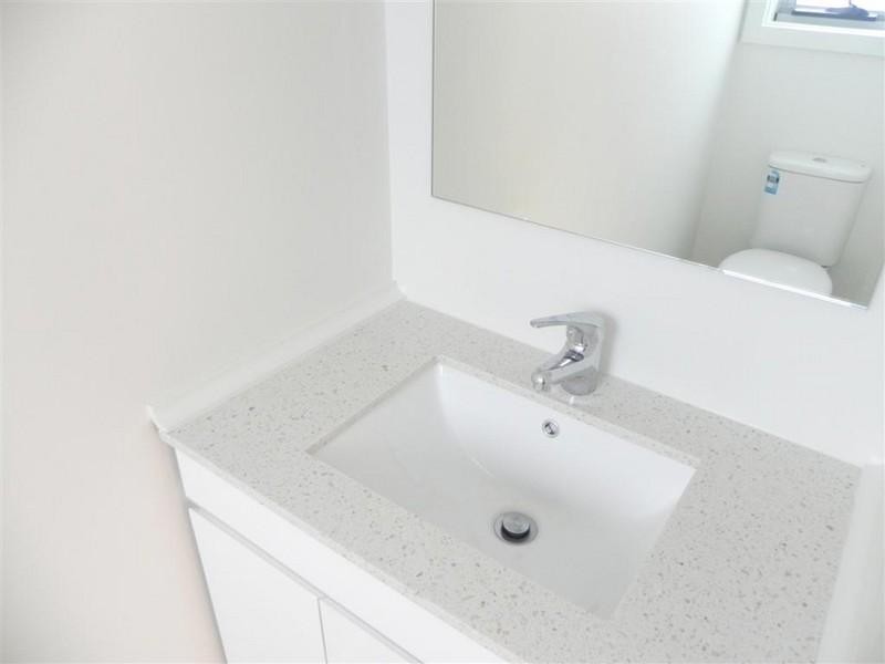 9b Fernhurst Drive, Glen Waverley VIC 3150