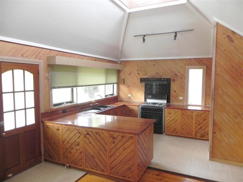 2 Lynette Court, Glen Waverley VIC 3150