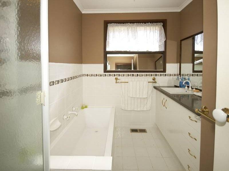 15 Banksia Court, Wheelers Hill VIC 3150