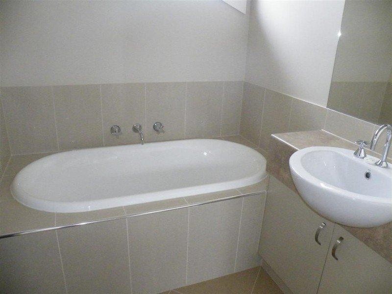 2/1 Wolseley Avenue, Glen Waverley VIC 3150