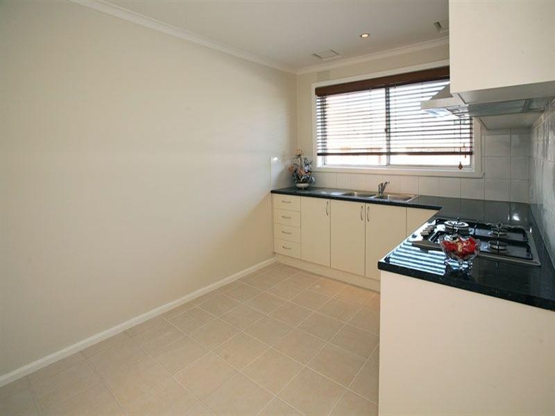 2/28 Florence Street, Glen Waverley VIC 3150