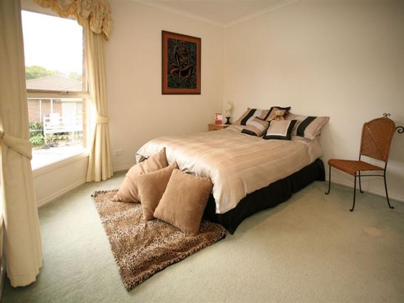 94 Herriotts Boulevard, Glen Waverley VIC 3150