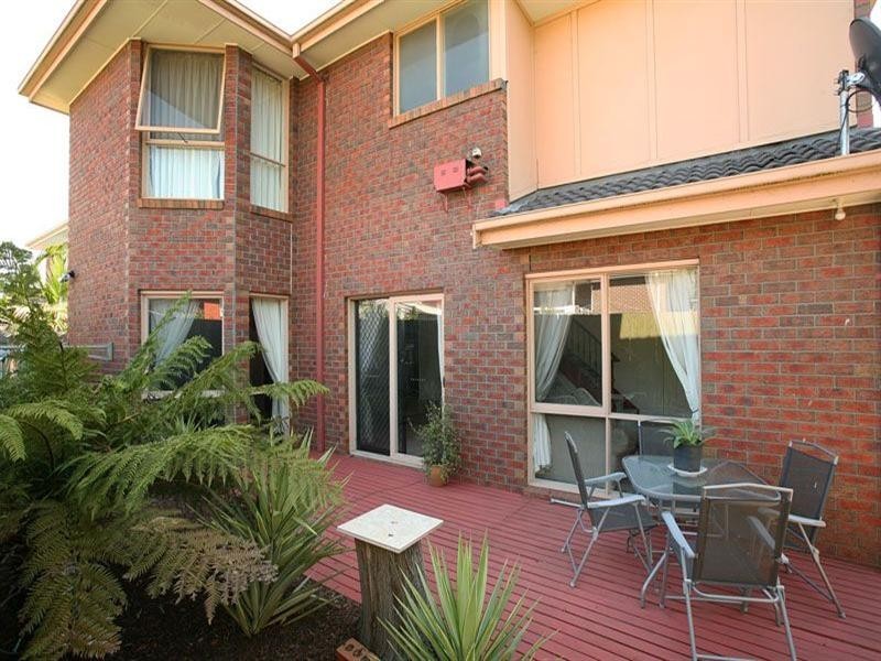 94 Herriotts Boulevard, Glen Waverley VIC 3150