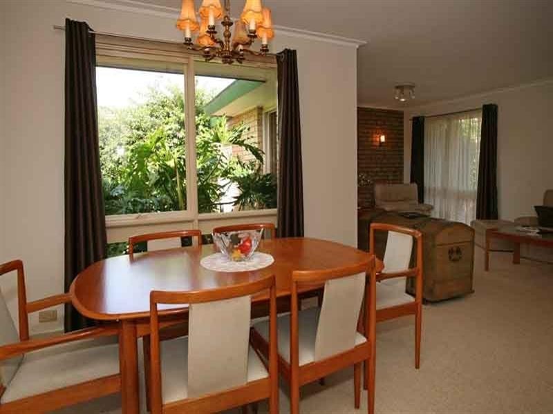 54 Guinevere Parade, Glen Waverley VIC 3150