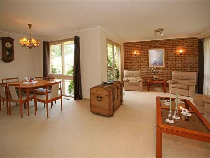 54 Guinevere Parade, Glen Waverley VIC 3150