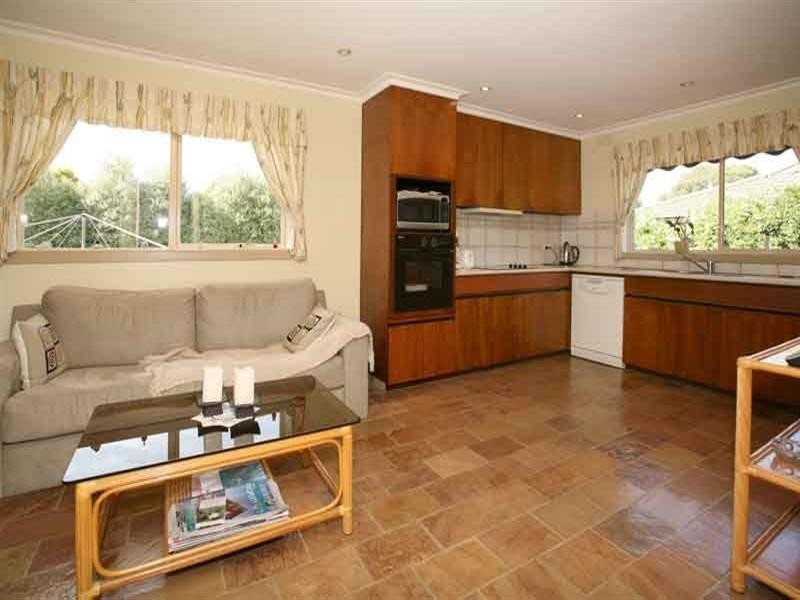 54 Guinevere Parade, Glen Waverley VIC 3150