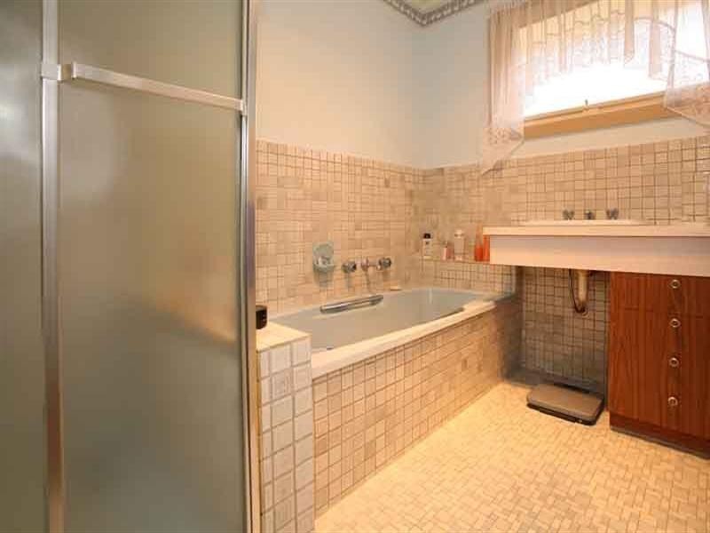 54 Guinevere Parade, Glen Waverley VIC 3150