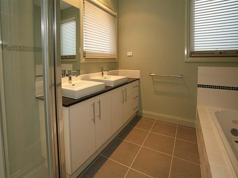 1/6 Henderson Court, Glen Waverley VIC 3150