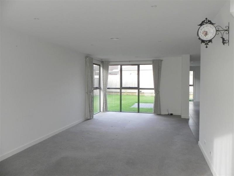 9 Beaconsfield Road, Mulgrave VIC 3170