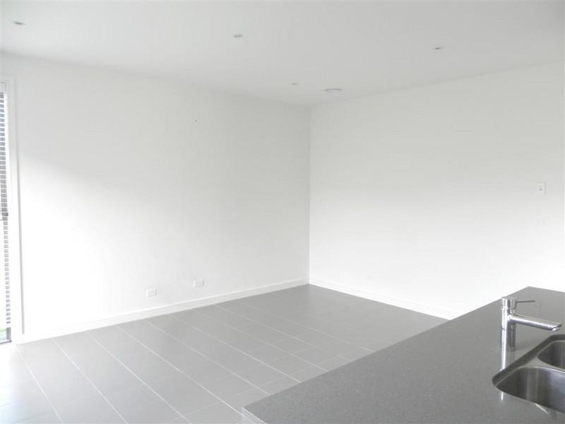 9 Beaconsfield Road, Mulgrave VIC 3170