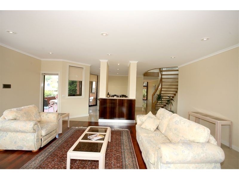 4 Dalkeith Close, Wheelers Hill VIC 3150