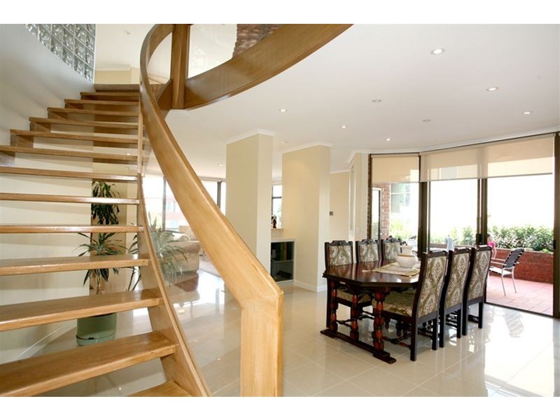 4 Dalkeith Close, Wheelers Hill VIC 3150