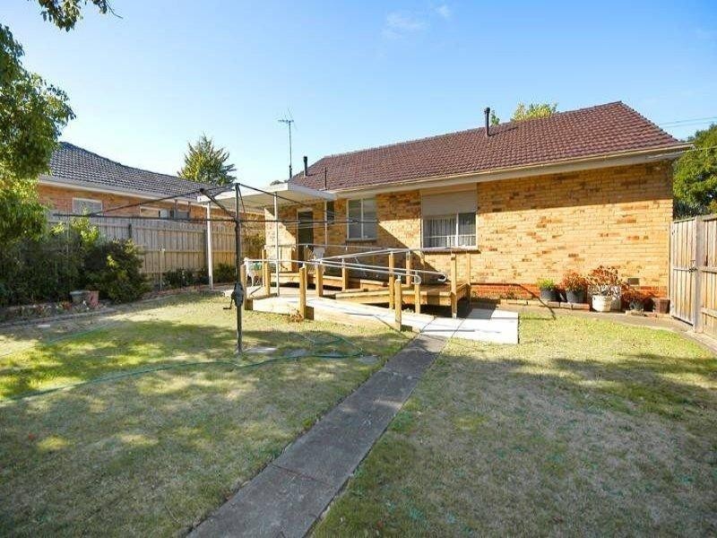 15 Juniper Avenue, Glen Waverley VIC 3150
