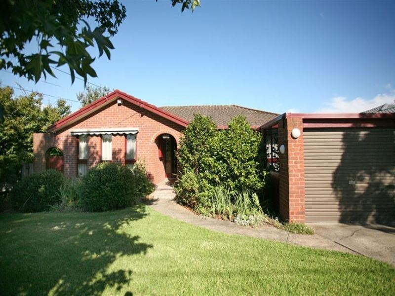 13 Galahad Crescent, Glen Waverley VIC 3150