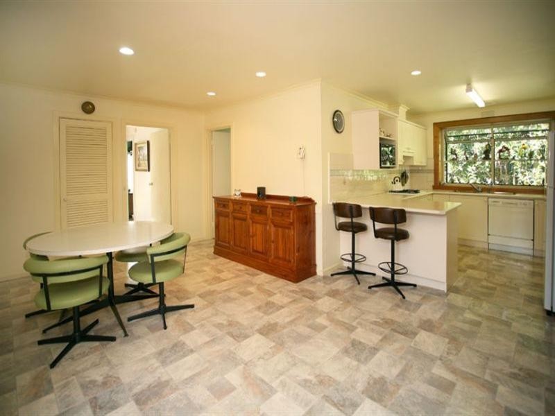 13 Galahad Crescent, Glen Waverley VIC 3150