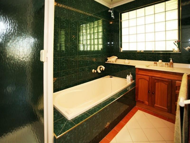 13 Galahad Crescent, Glen Waverley VIC 3150