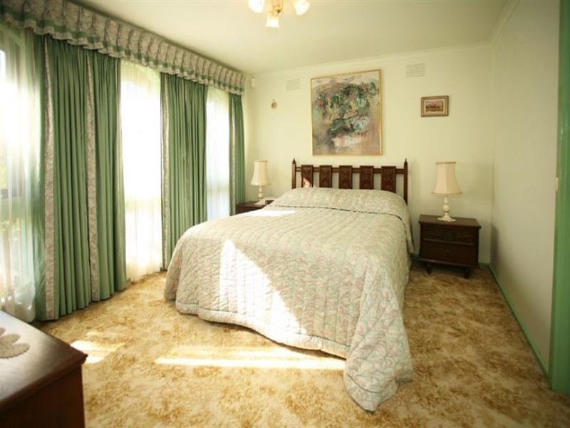 13 Galahad Crescent, Glen Waverley VIC 3150