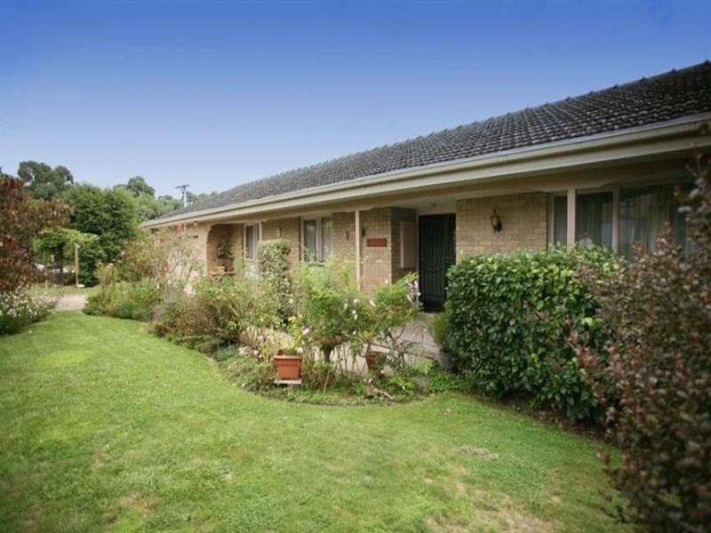 24 Driftwood Drive, Glen Waverley VIC 3150