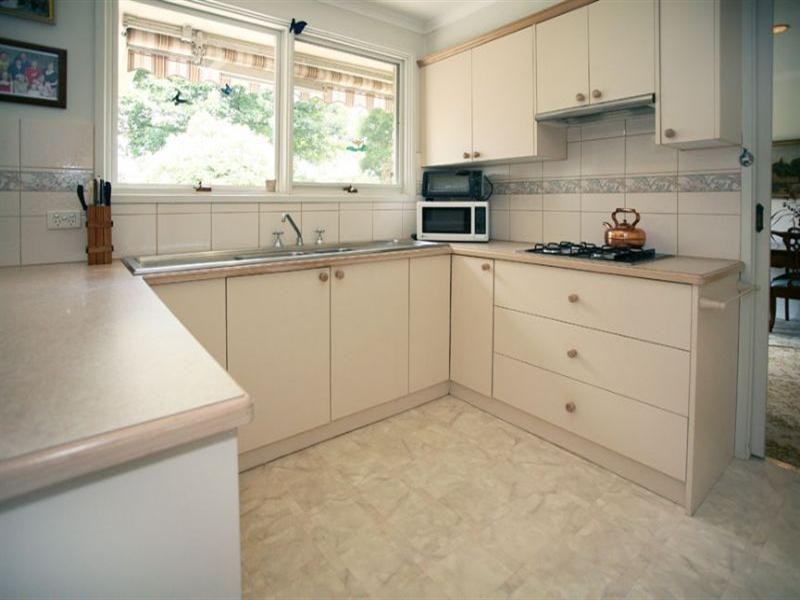 24 Driftwood Drive, Glen Waverley VIC 3150