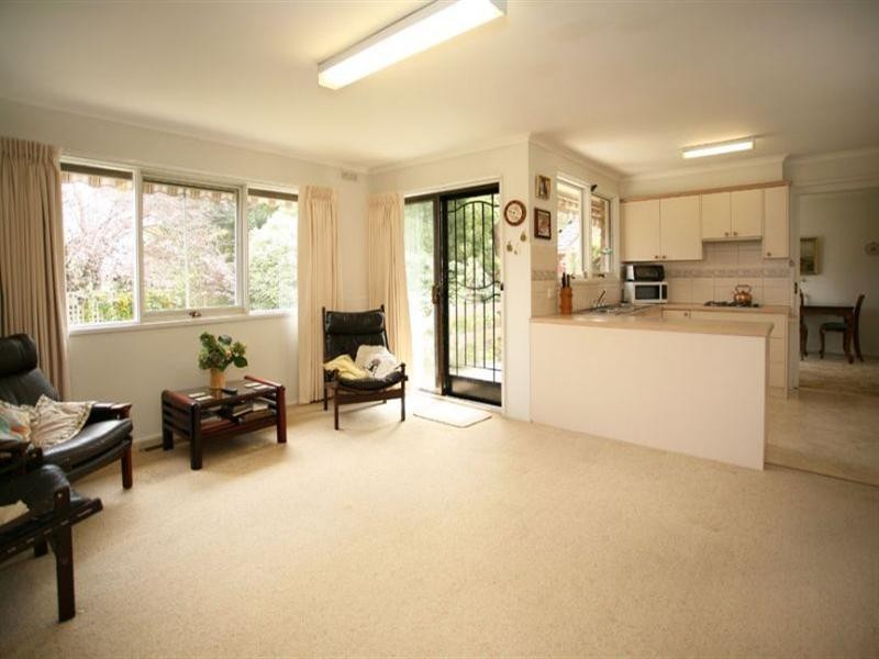 24 Driftwood Drive, Glen Waverley VIC 3150