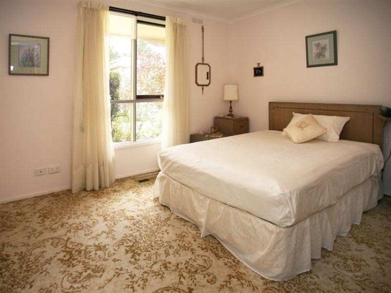 24 Driftwood Drive, Glen Waverley VIC 3150