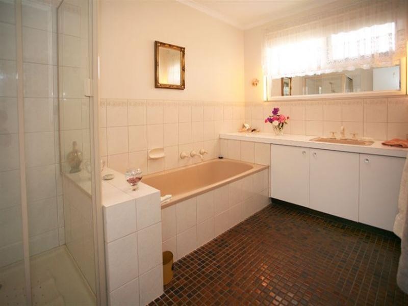 24 Driftwood Drive, Glen Waverley VIC 3150