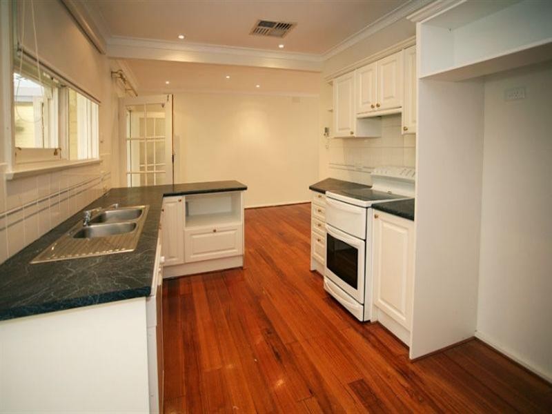 11 Margate Crescent, Glen Waverley VIC 3150