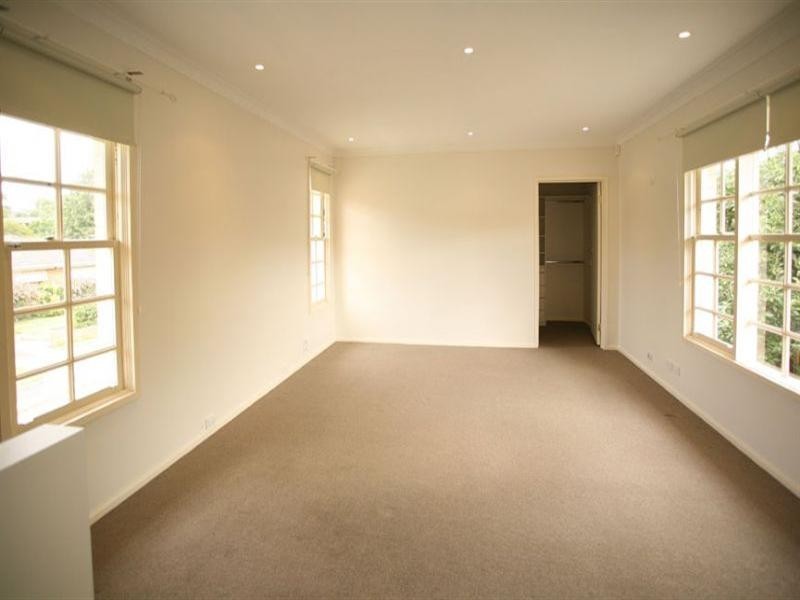 11 Margate Crescent, Glen Waverley VIC 3150