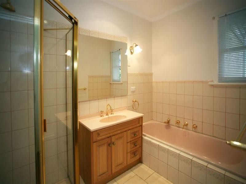 11 Margate Crescent, Glen Waverley VIC 3150