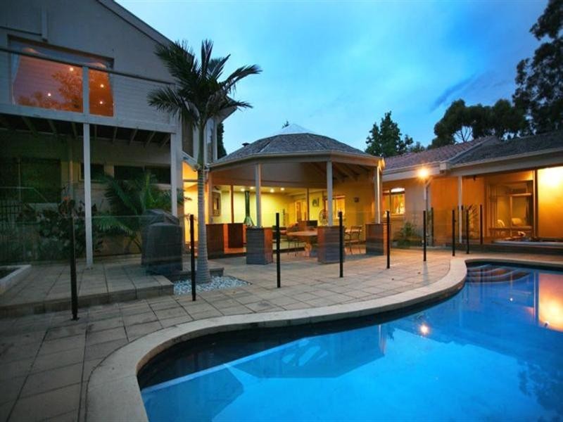 16 Pleasant View Crescent, Wheelers Hill VIC 3150