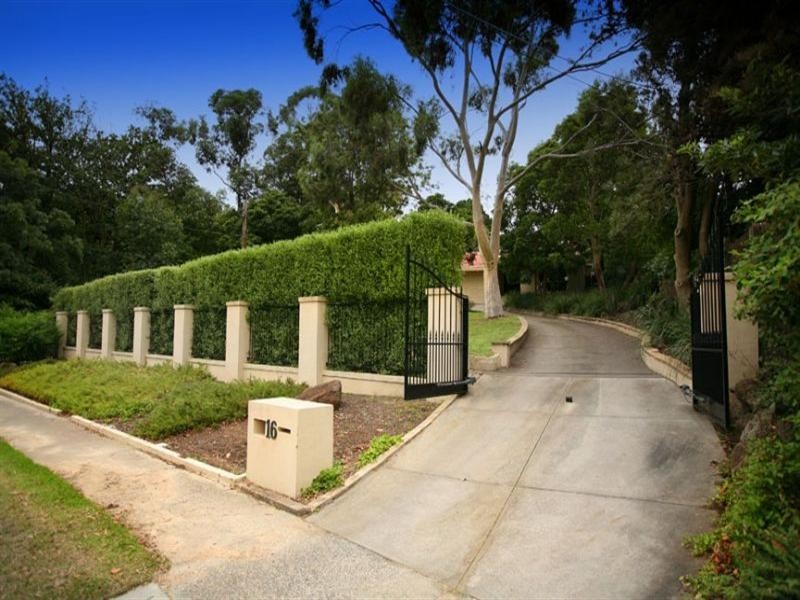 16 Pleasant View Crescent, Wheelers Hill VIC 3150