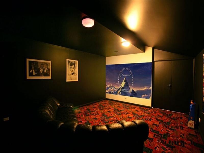 16 Pleasant View Crescent, Wheelers Hill VIC 3150