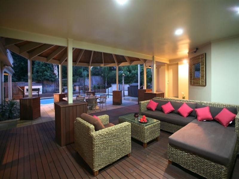 16 Pleasant View Crescent, Wheelers Hill VIC 3150