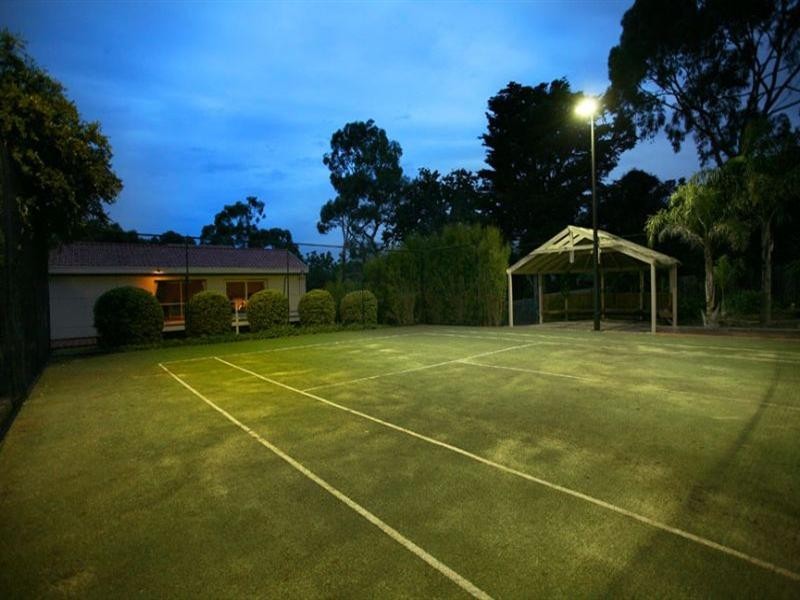 16 Pleasant View Crescent, Wheelers Hill VIC 3150