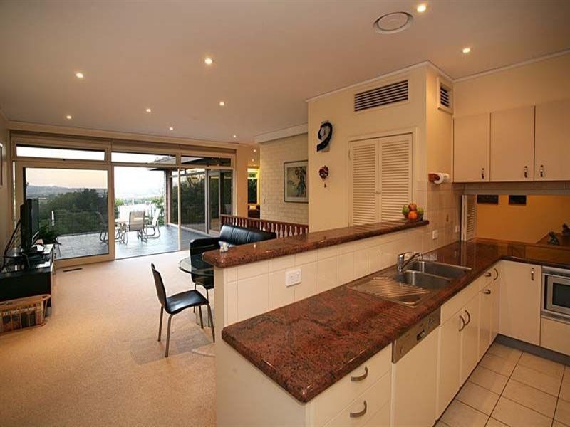 1 Pleasant View Crescent, Wheelers Hill VIC 3150