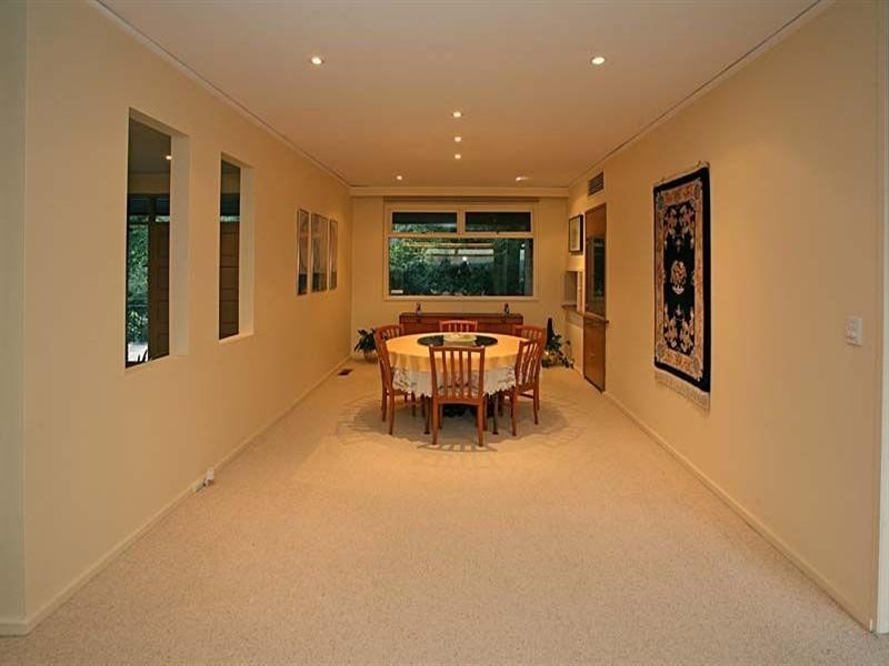 1 Pleasant View Crescent, Wheelers Hill VIC 3150