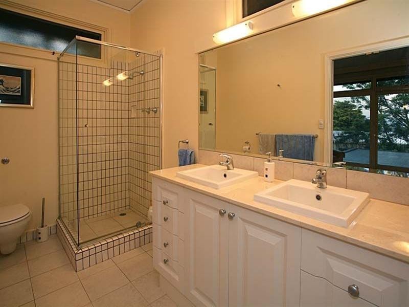 1 Pleasant View Crescent, Wheelers Hill VIC 3150