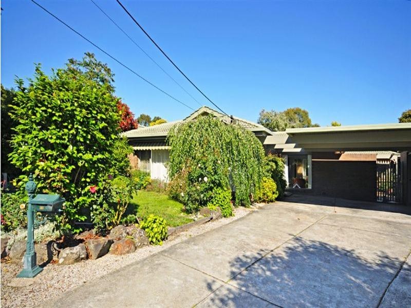 13 Blenheim Avenue, Glen Waverley VIC 3150