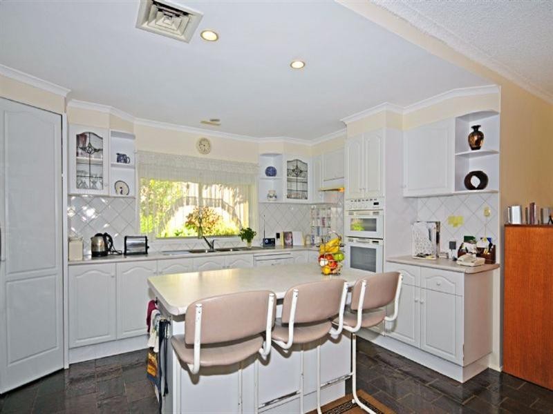 13 Blenheim Avenue, Glen Waverley VIC 3150